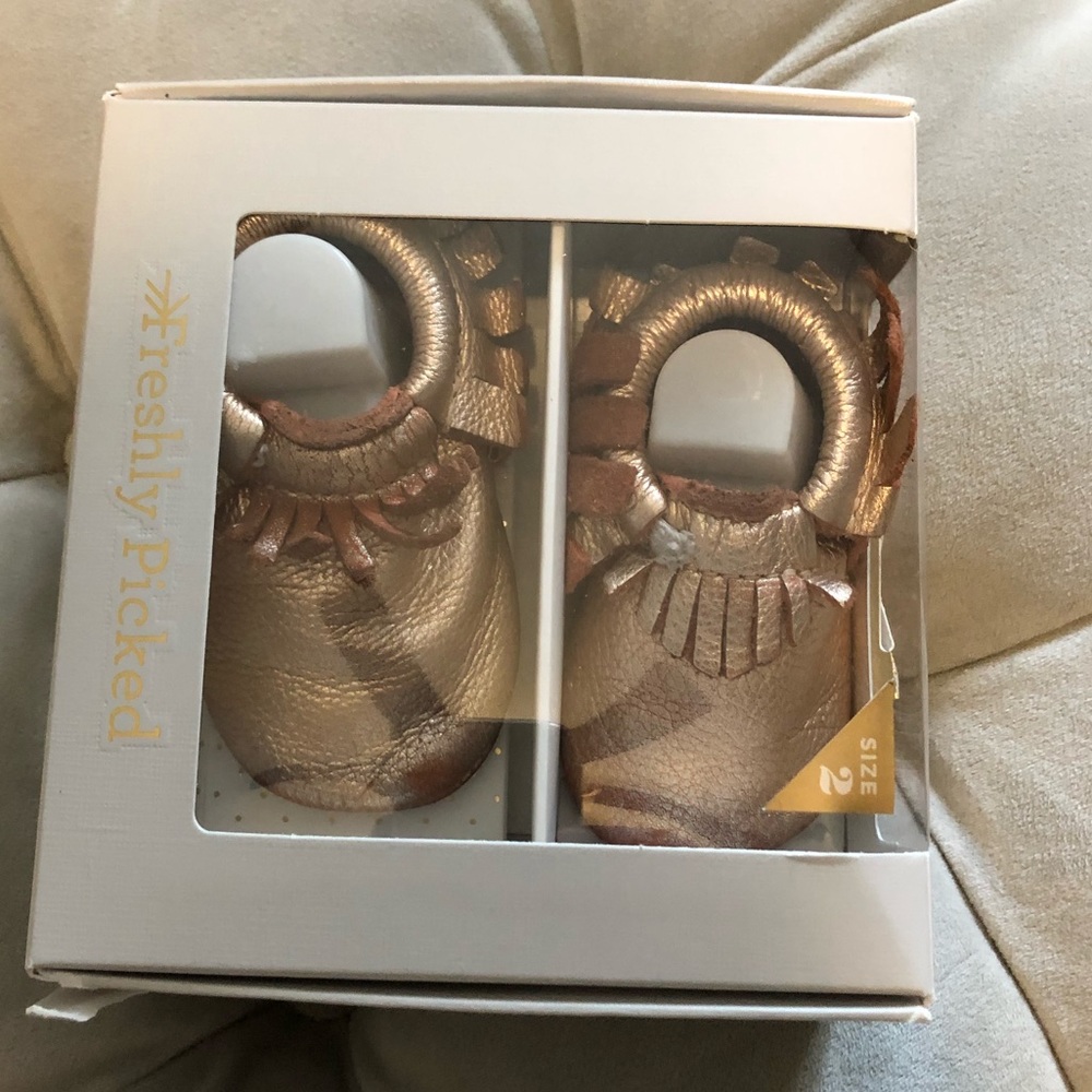 Freshly Picked rose gold moccasins-sz 2